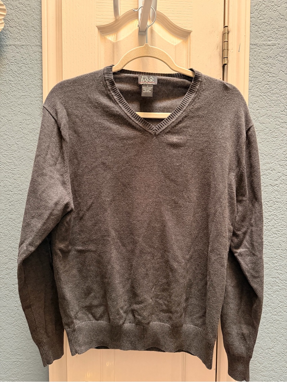 Jos. A. Bank Men's V-Neck Sweater - Charcoal